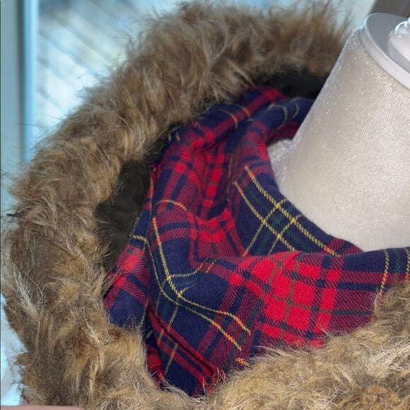 Women's Old Navy Green Parka with Faux Fur Hood - Picture 6 of 11